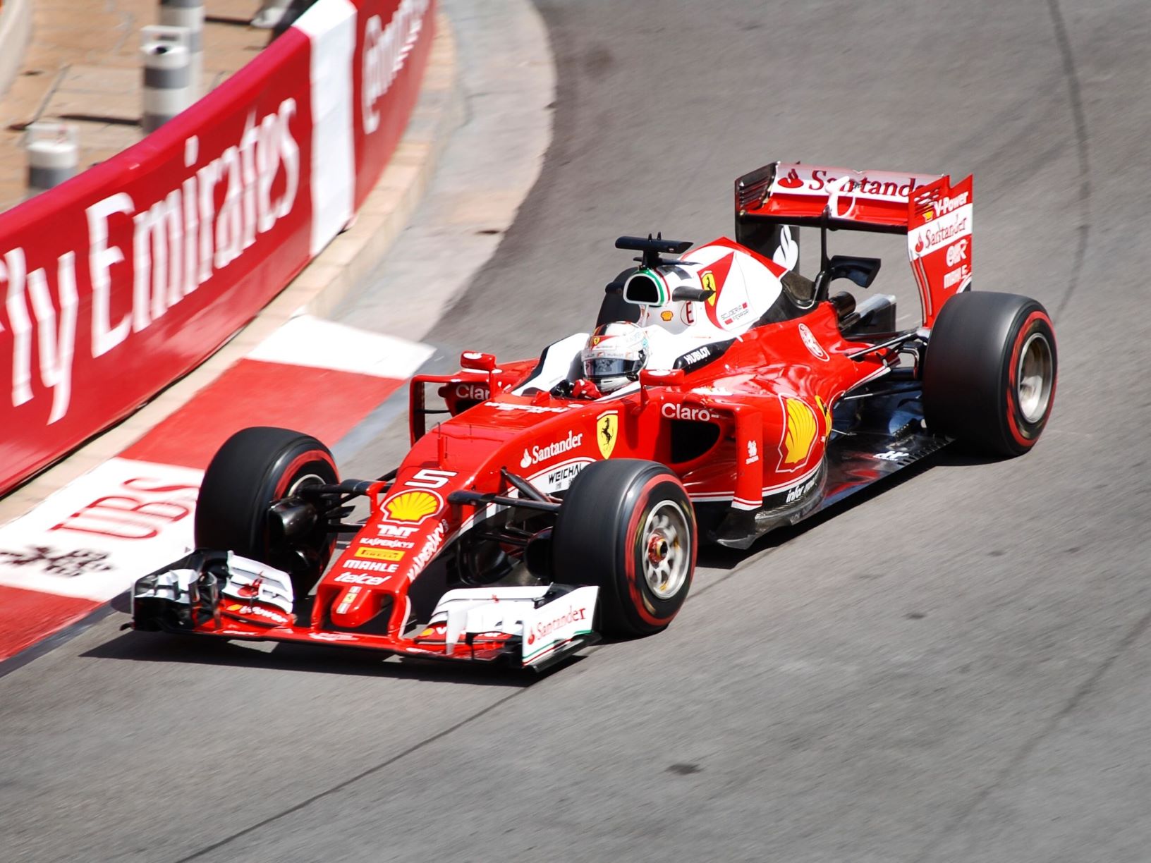 Sebastian_Vettel_-_Ferrari_SF16-H_-_2016_Monaco_F1_GP
